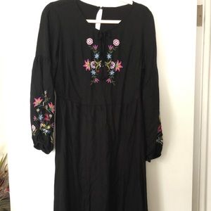 Old Navy Midi Dress Embroidered